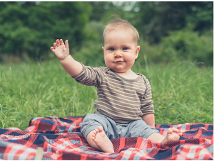 Dire au revoir avant l’été : accompagner la séparation en crèche avec bienveillance